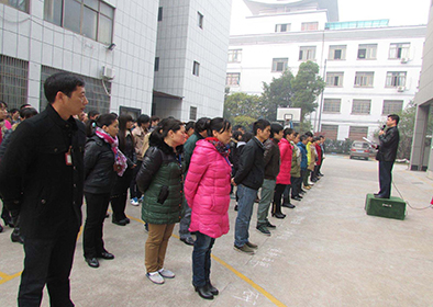 早              会