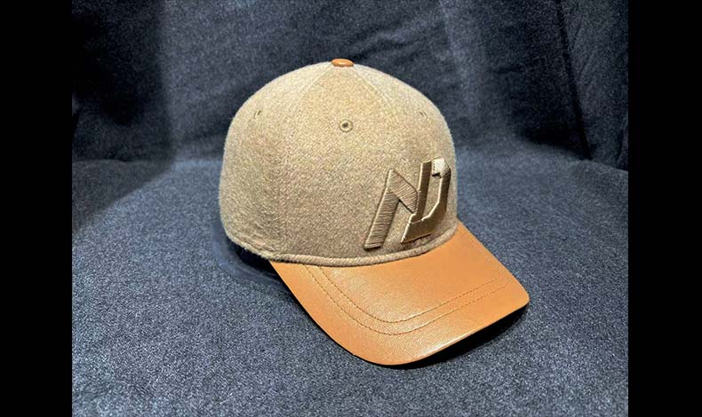 The popular color coral orange turns out to be so trendy in the beauty industry